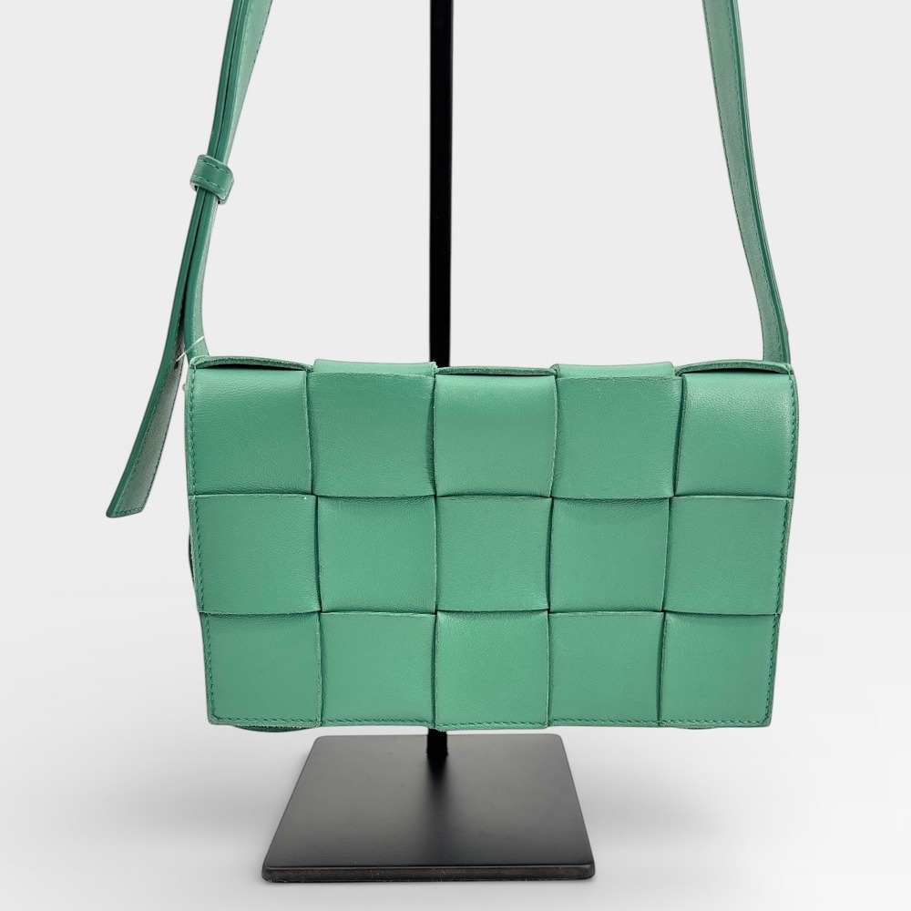 NEW Bottega‎ Veneta Cassette Bag in Mermaid/Gold Leather Crossbody - Picture 6 of 16